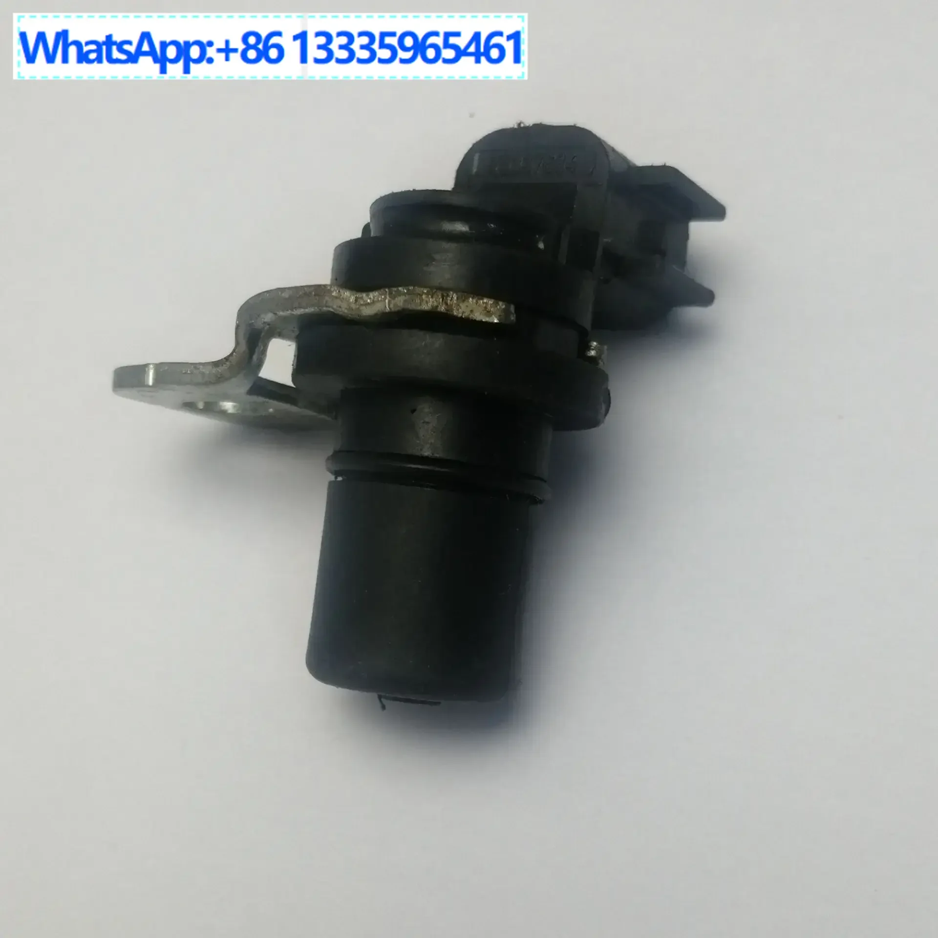 

25337684 6L3P6H103AA Suitable for automotive engine gearbox speed sensor Ford