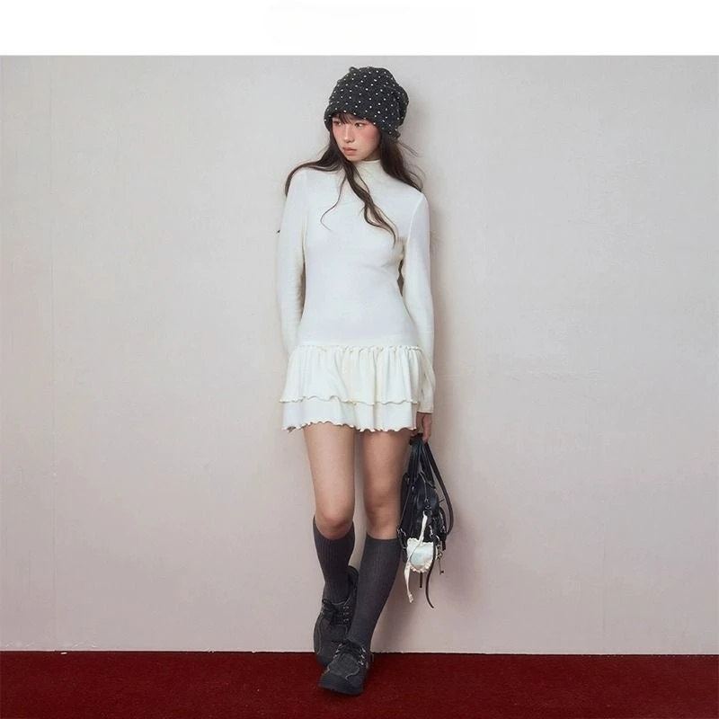 Abito t-shirt a maniche lunghe con collo mezzo alto Donna Autunno Inverno Solido Slim Fit Base sovrapposta Mini abiti con volant Semplice