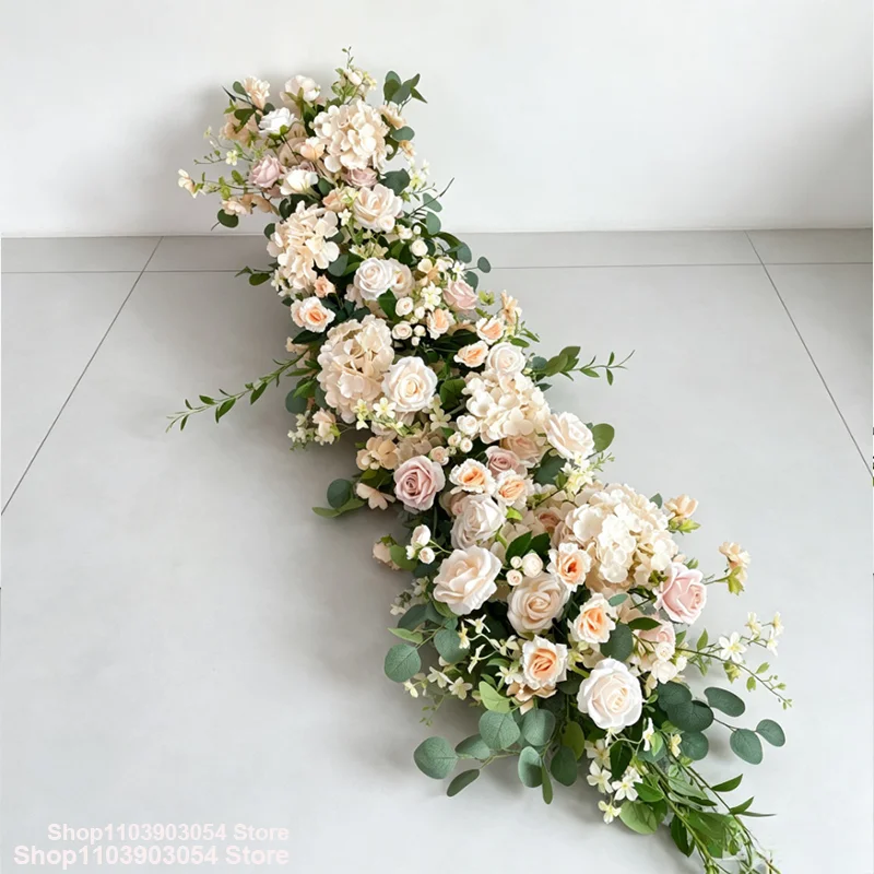 Champagnerrosa-grüne Kunstblumenanordnung, luxuriöser Hochzeitstischläufer, Rosenblumenreihe, Hochzeitshintergrund, Partydekoration – Detail 3