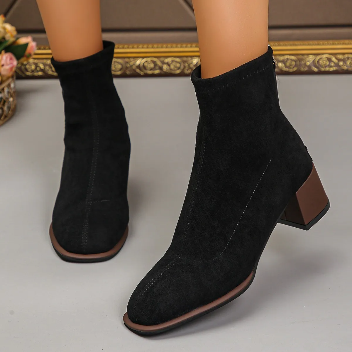 

New fashionable short-top suede thick-heeled skinny boots for women, mid-heeled fashion boots with elastic tassels