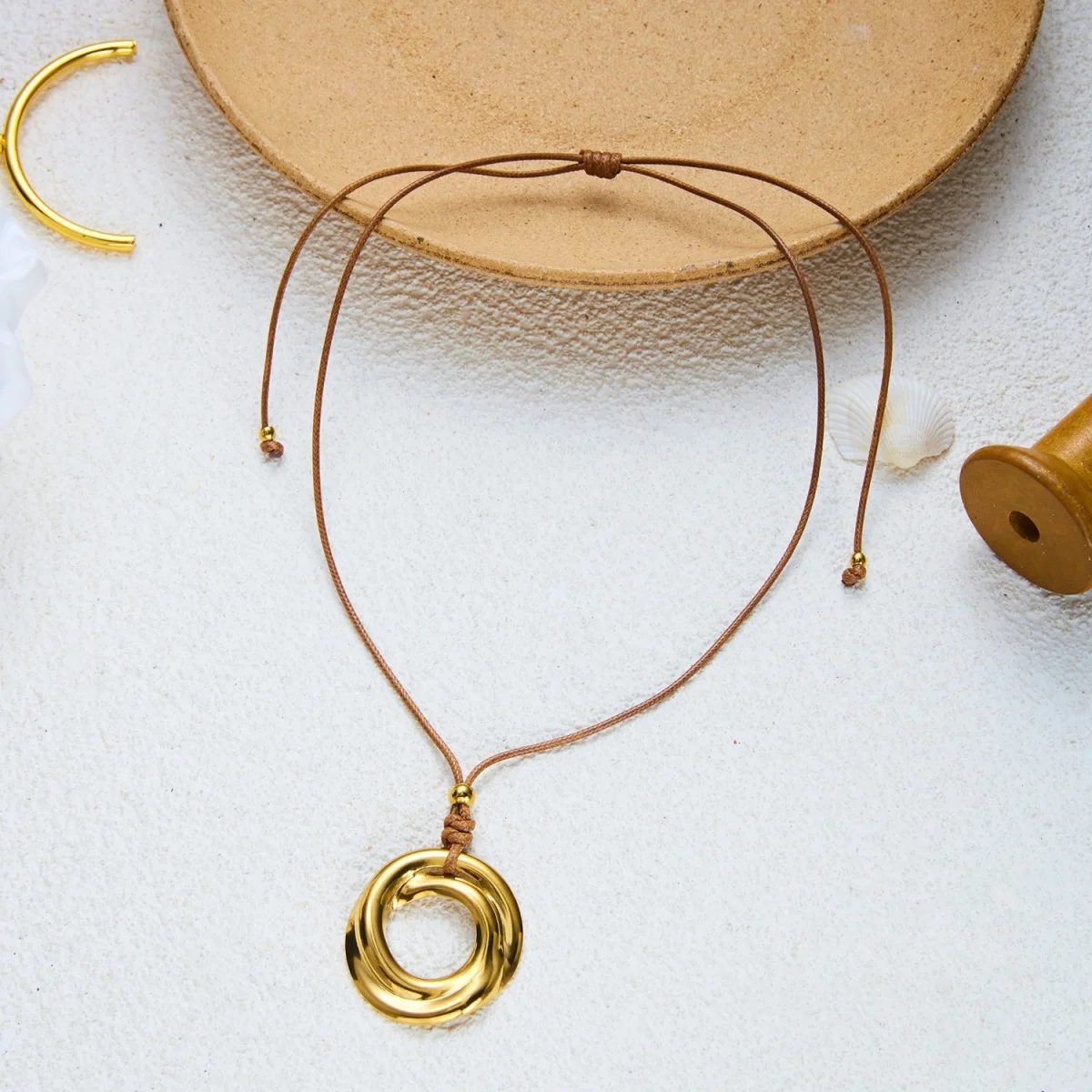 Halskette mit Anhänger in Form einer hohlen Wassertropfen-, Kreis-, Herz- oder Blumenform aus Edelstahl für Damen und Herren, minimalistischer, geometrischer Schmuck mit Wachsschnur. – Detail 29