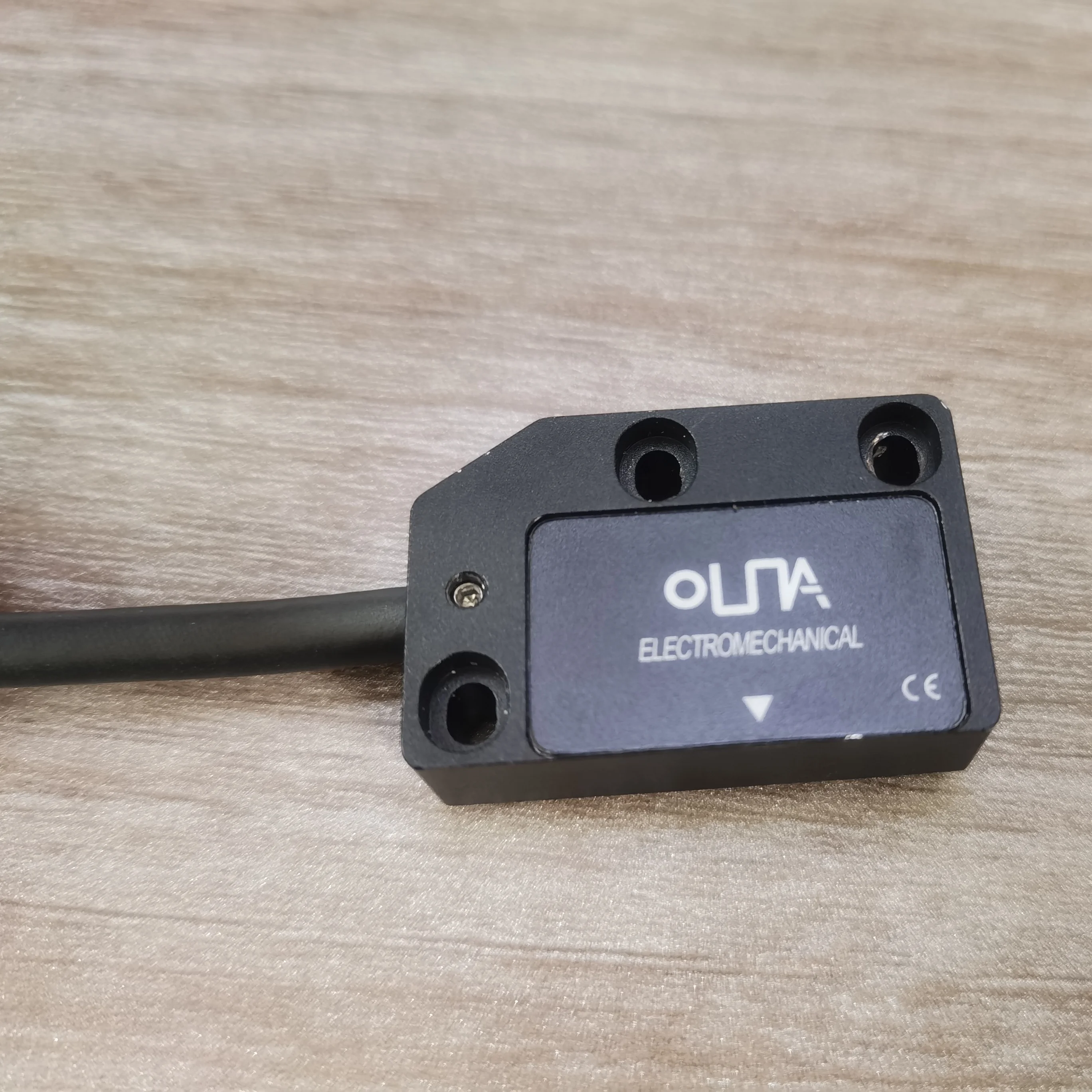 OUNA-LH200-05.0-7-8-01  Magnetics encoder     displacement sensor