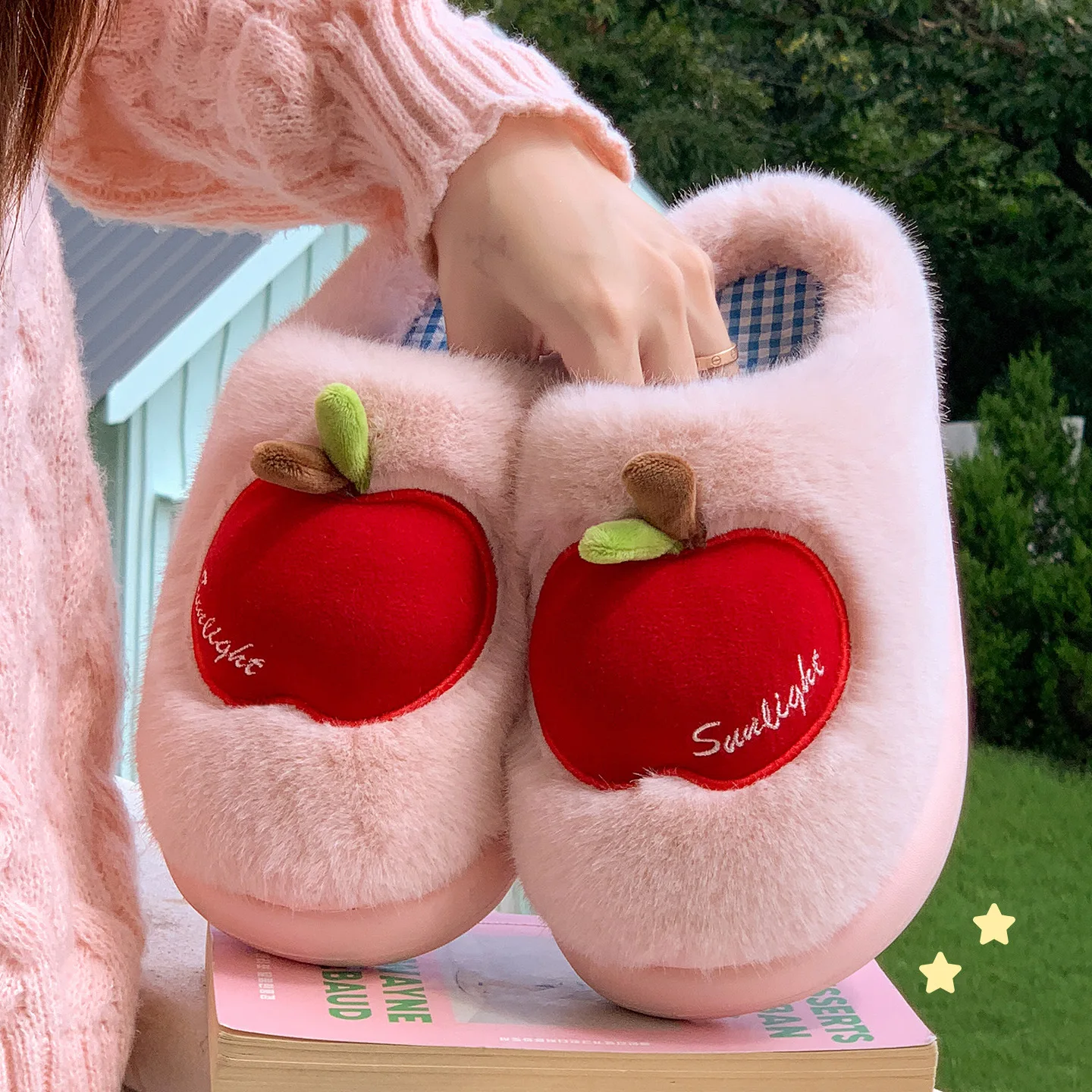 

2025 Winter New Plush Slippers for Women Men Winter Warm Fluffy Faux Fur Slippers 3D Apple Indoor Home Couple Cotton Slippers