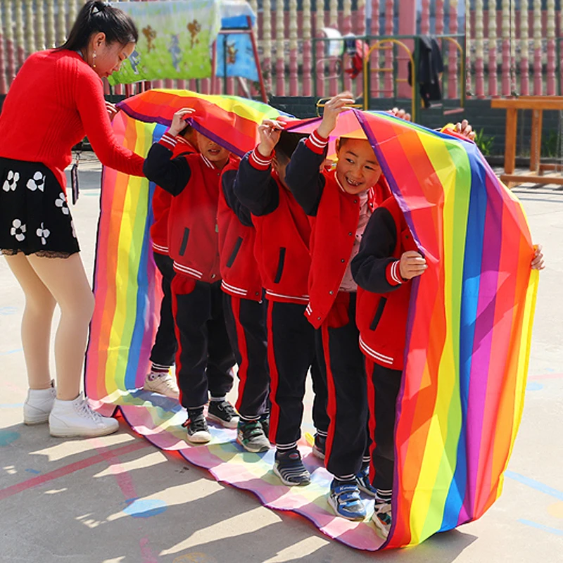 Teamwerk Spelletjes Groep Leeractiviteit Plezier Dikker Spelen Run Mat Kinderen Tieners Volwassenen Velddag Buiten Achtertuin Carnaval Feest