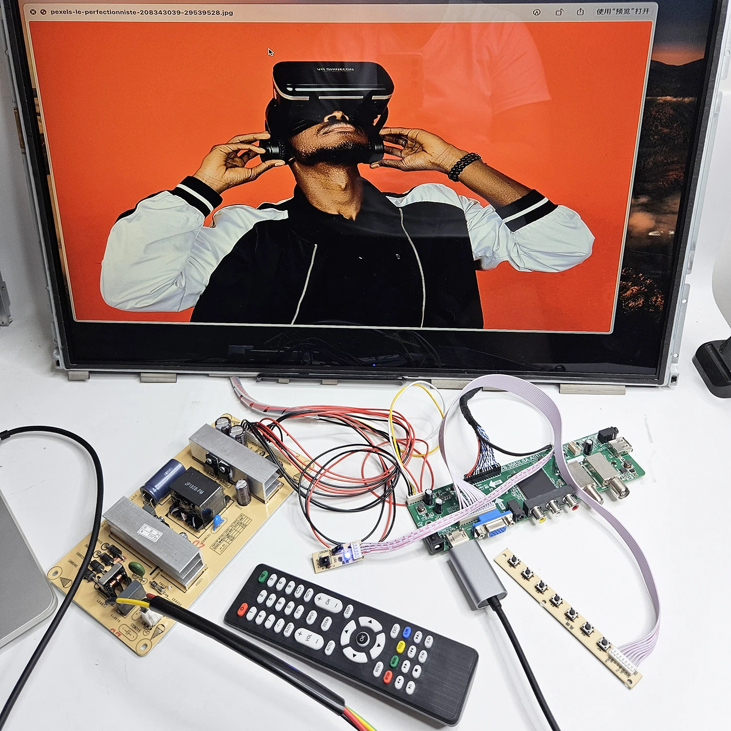 M215HTN01.0 LM215WF3 LTM230HL01 1920x1080 DVB + HDMI + VGA + AV + USB LCD LED لوحة تحكم بالشاشة DVB-S2 SVB-T2 قشارة عالمية