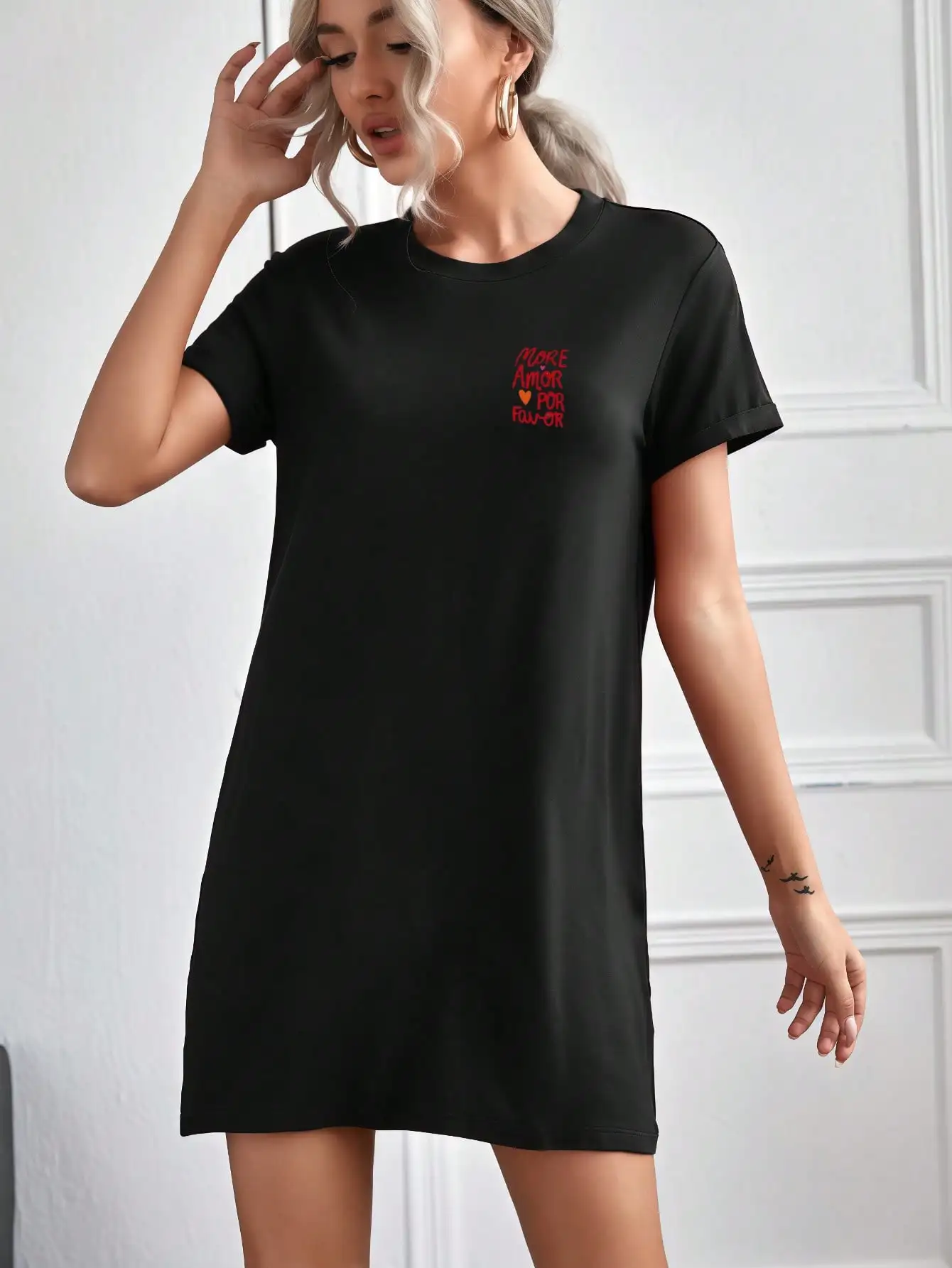 Women's casual and stylish long home dress is comfortable and breathable, making it suitable for wearing at home
