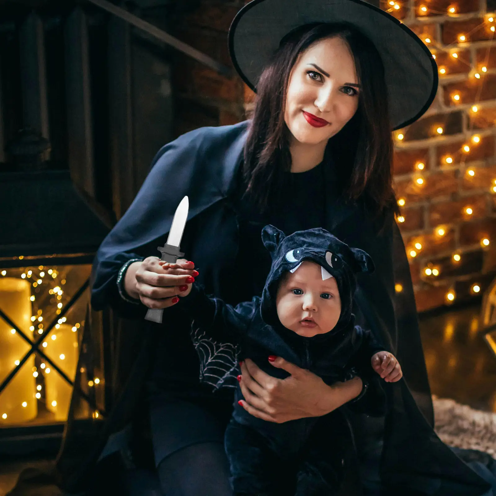 2Pcs Black Role Play Retractable Knife Fake Disappearing Trick for Halloween Pranks Joke Novelty Gag Prop Retractable Knife