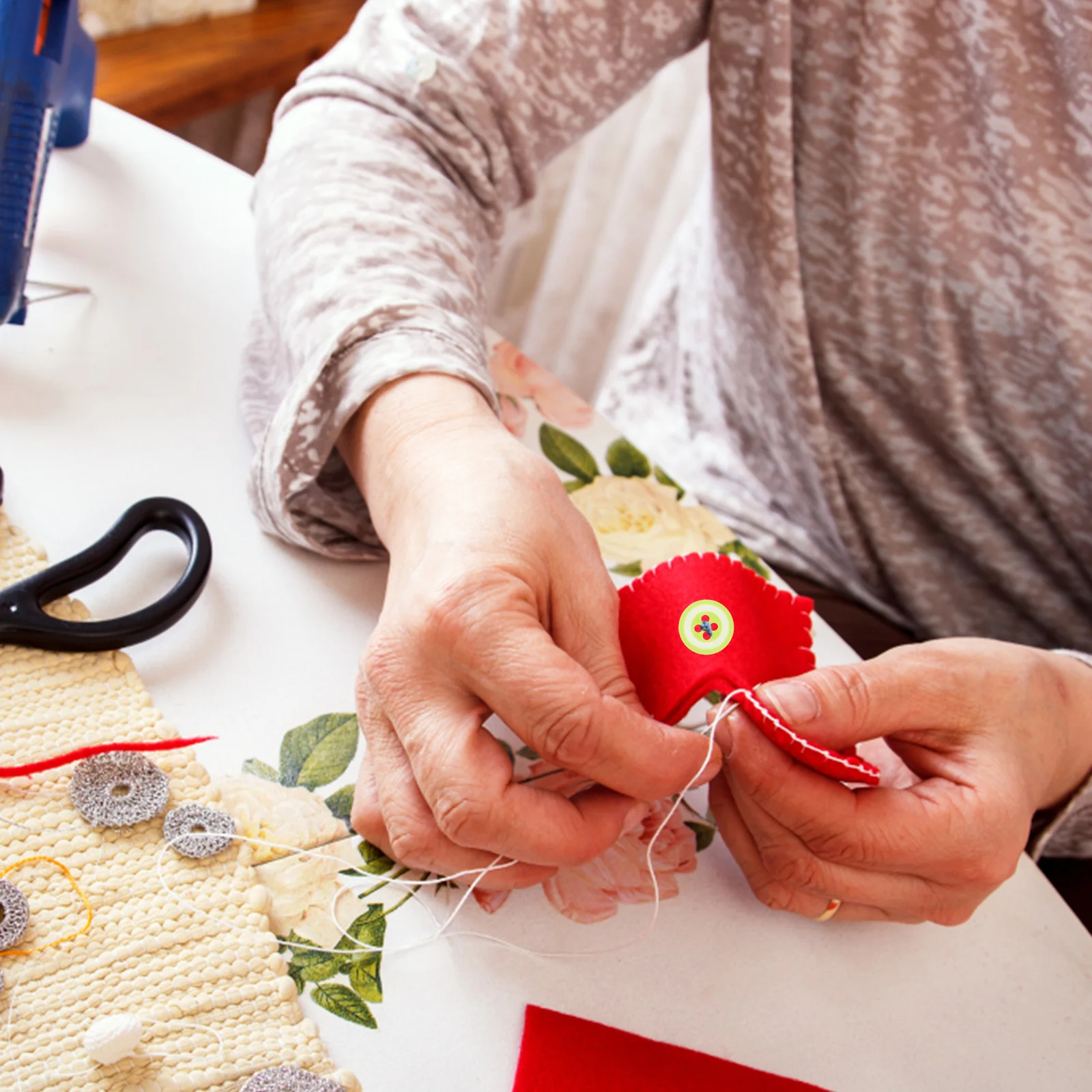 

150Pcs Candy Color Buttons Resin Four-Hole DIY Sewing Replacement Buttons for Clothing Crafts Repair Supplies Candy Color Button