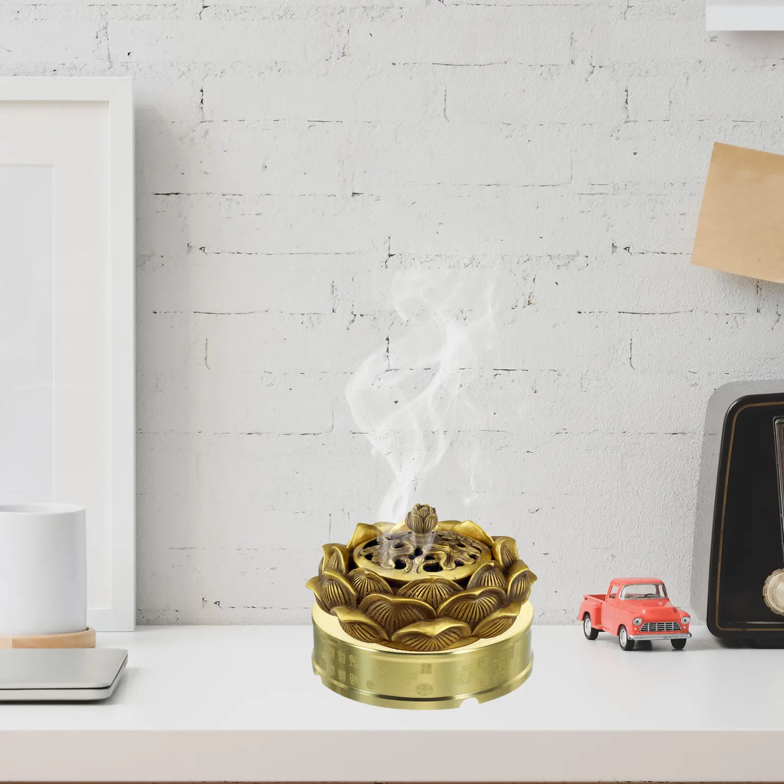 

Delicate Metal Ashtray Craftsmanship Incense Burner Saucer Vintage Style Tabletop Cigarette Butt Container Decorative Household