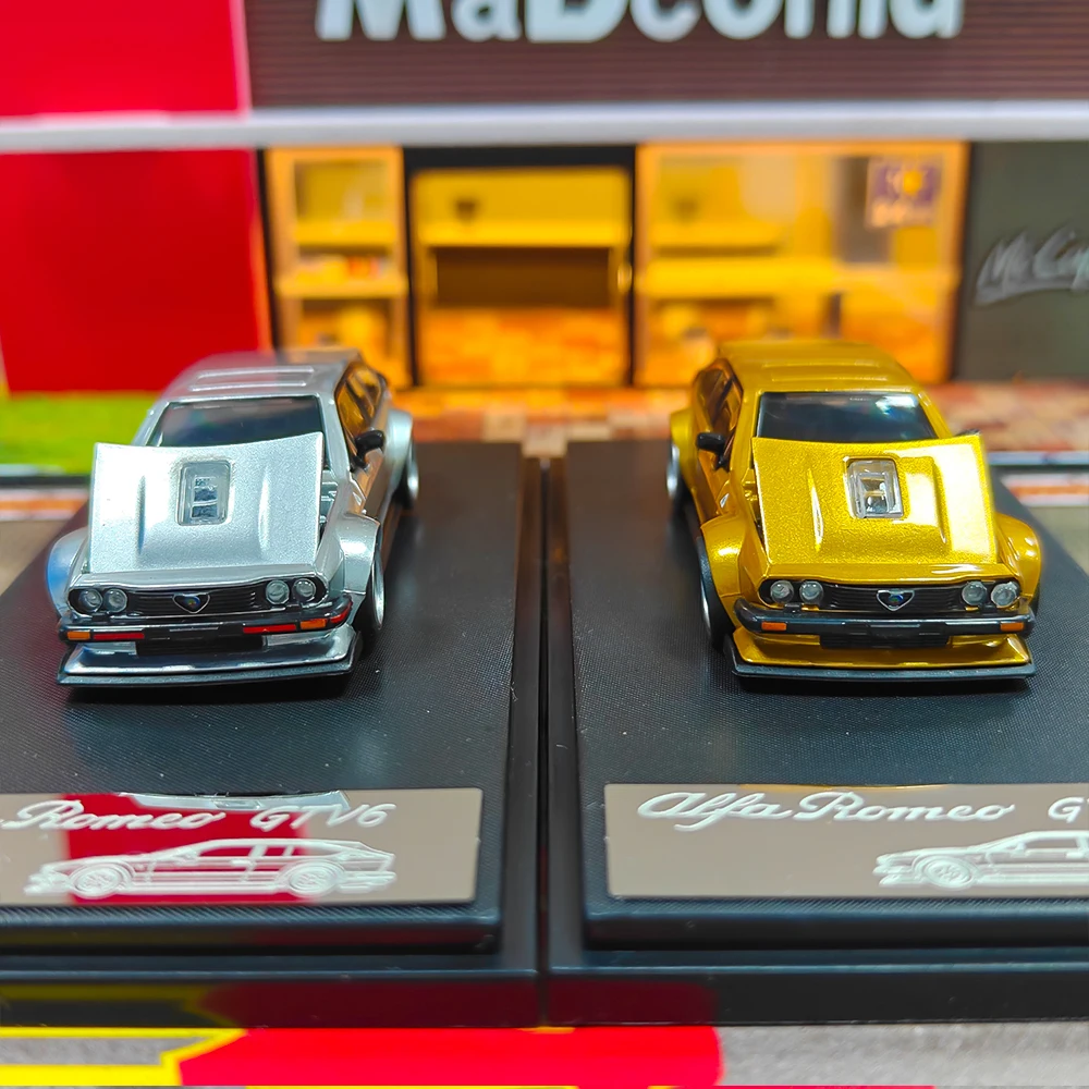 Spot RM Rhino 1:64α معامل روميو GTV6 جسم عريض، غطاء مفتوح من خليط معدني، نموذج سيارة #3