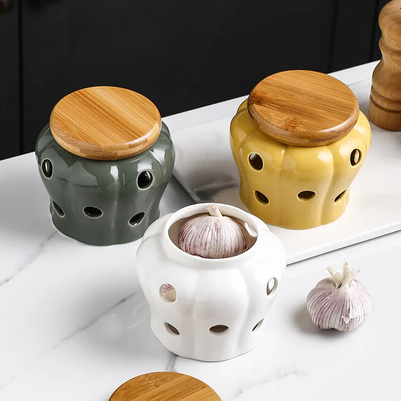 Creative Kitchen Ginger Garlic Storage Jar Ventilated Perforated Ceramic Storage Can White Aromatherapy Candle Storage Jars