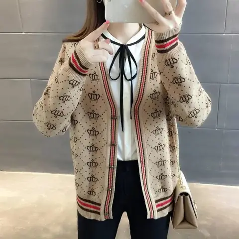 Abbigliamento da donna Casual Allentato scollo a V Morbido e spesso Maglioni pigri Autunno Inverno Moda a righe Pendolarismo Cardigan lavorato a maglia di base