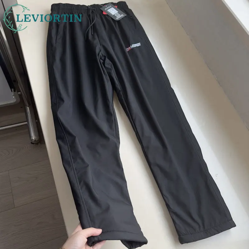 

Зимняя мужская модная тенденция 2025 года, универсальные, с эластичной резинкой на талии, ветрозащитные и брызгозащищенные, с толстым бархатом, свободные прямые брюки
