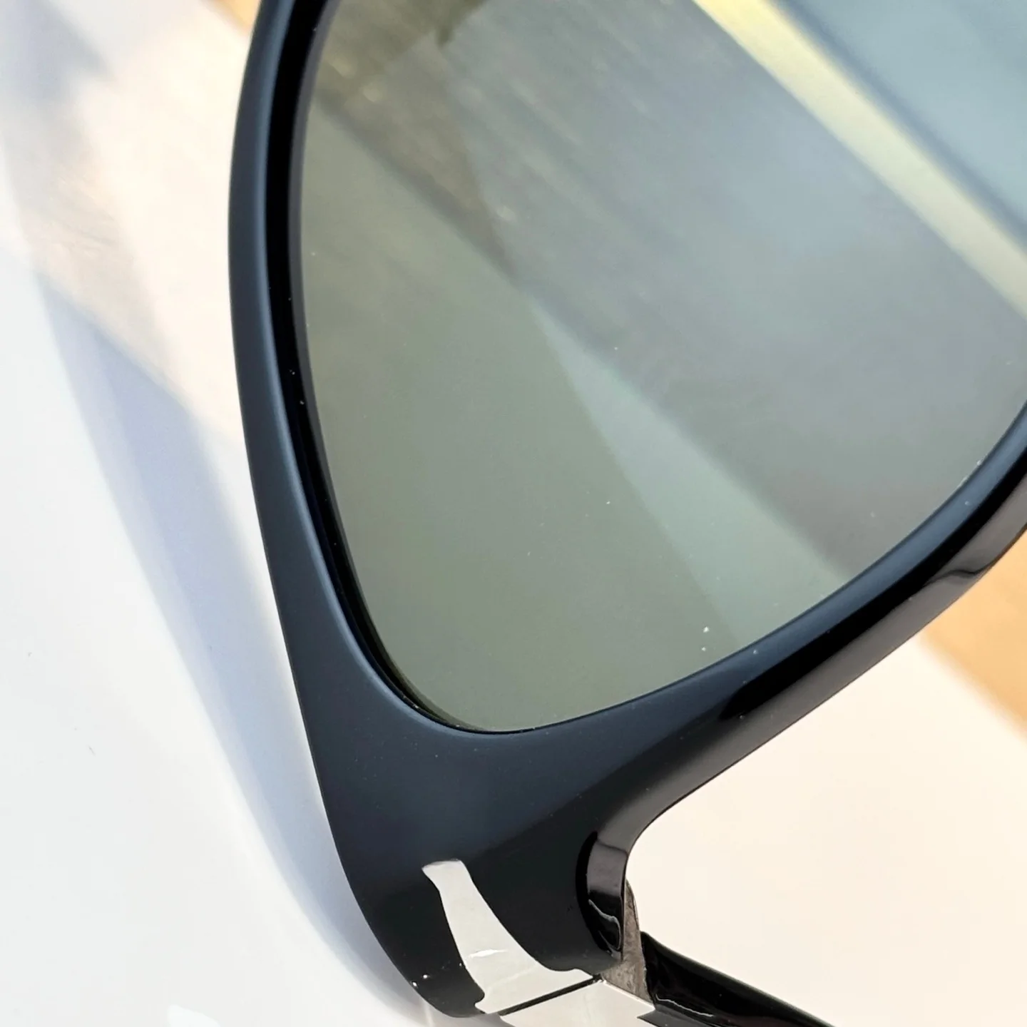 3291-S Fashion Sunglasses Man Woman, Iconic Retro Square Cat Eye Design, UV Blocking Dark Green Lens, Elevate Your Outfit