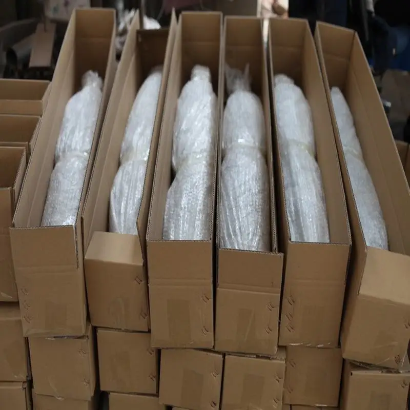 ม่านกันยุงแบบแขวน ทำเองได้ ตกแต่งด้วยตาข่ายลวดอะลูมิเนียมสีทองถักแบบจีบ มีห่วงตาไก่ พร้อมสปริง