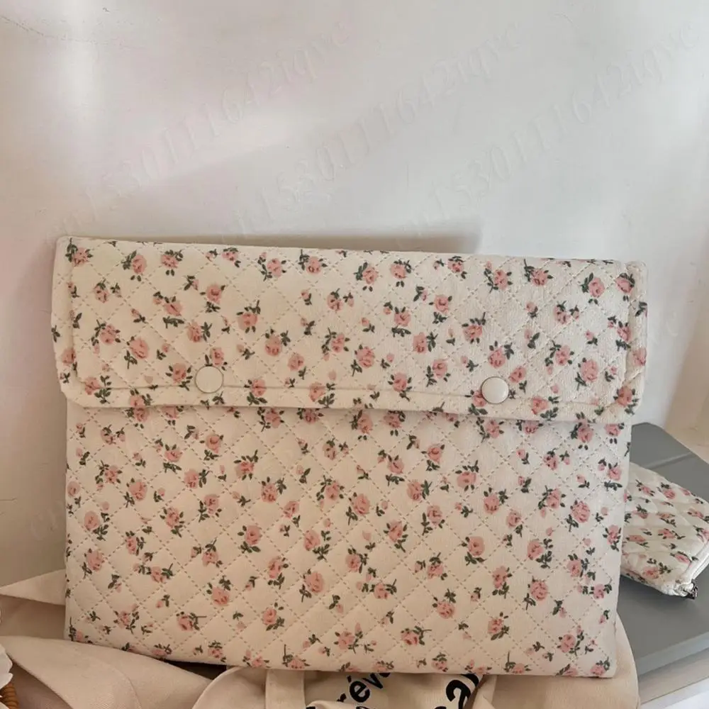 

Quilted Laptop Sleeve Cute Laptop Carrying Case Floral Laptop Protective Cover Casual Clutch Purse for 14 Inch Laptop Tablet