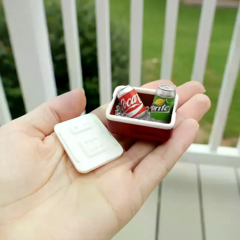 

1 Set Summer Outdoor Scene Beverage Cooler Dollhouse Miniature Portable Refrigerator Box Simulation Drink Kit