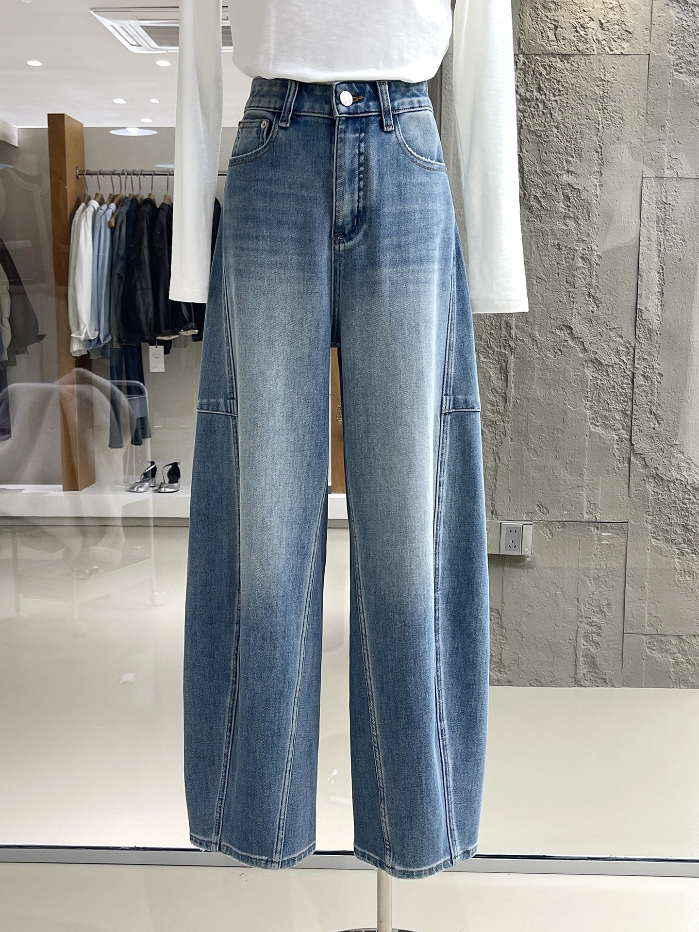 jean-taille-haute-coupe-ample-en-denim-bleu-delave-doux-et-confortable-extensible-dans-les-quatre-sens-en-coton-elastique-pantalon-decontracte-pour-femme