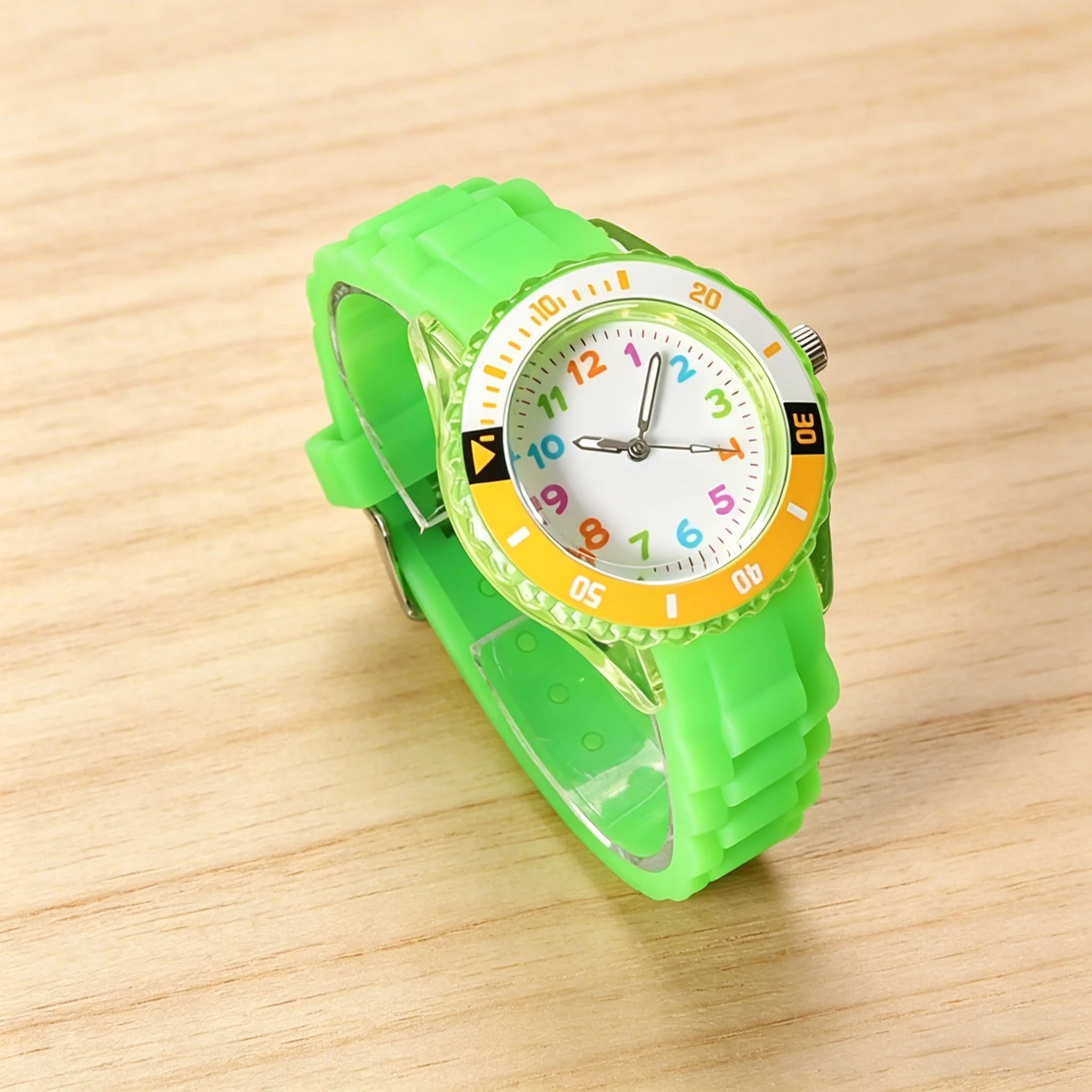 Vibrant Silicone Strap Quartz Watch - Versatile Casual Watch for Students
