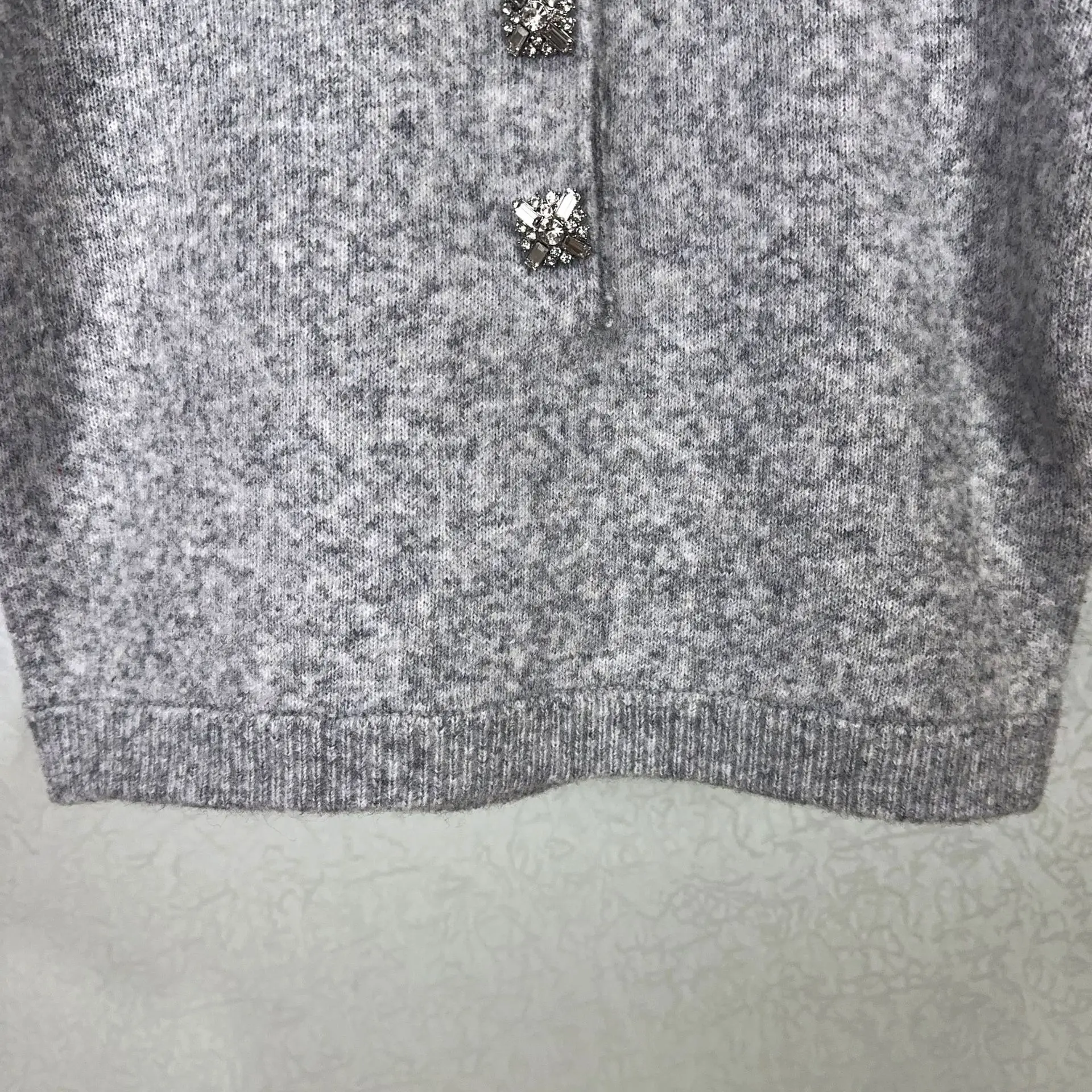 Versatile polo shirt for women, Grey diamond studded knitted sweater with a collar and short sleeves,24  autumn new collection