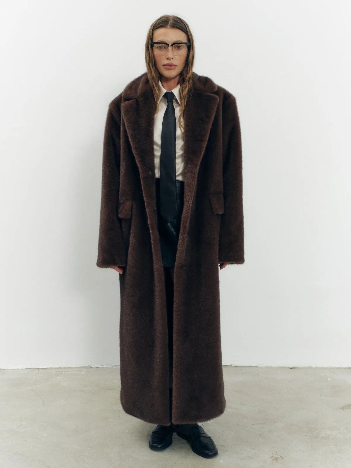 DFDG Women Long Faux Fur Maxi Coat Notched Lapel Collar Loose Straight Fit Plush Warm Overcoat Elegant Winter Outerwear