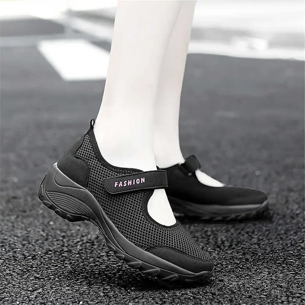 Platforme Height Increasing Girl Basketball Shoes Flats Woman Trainers Sneakers 2024 Woman Sports From China Sneskers