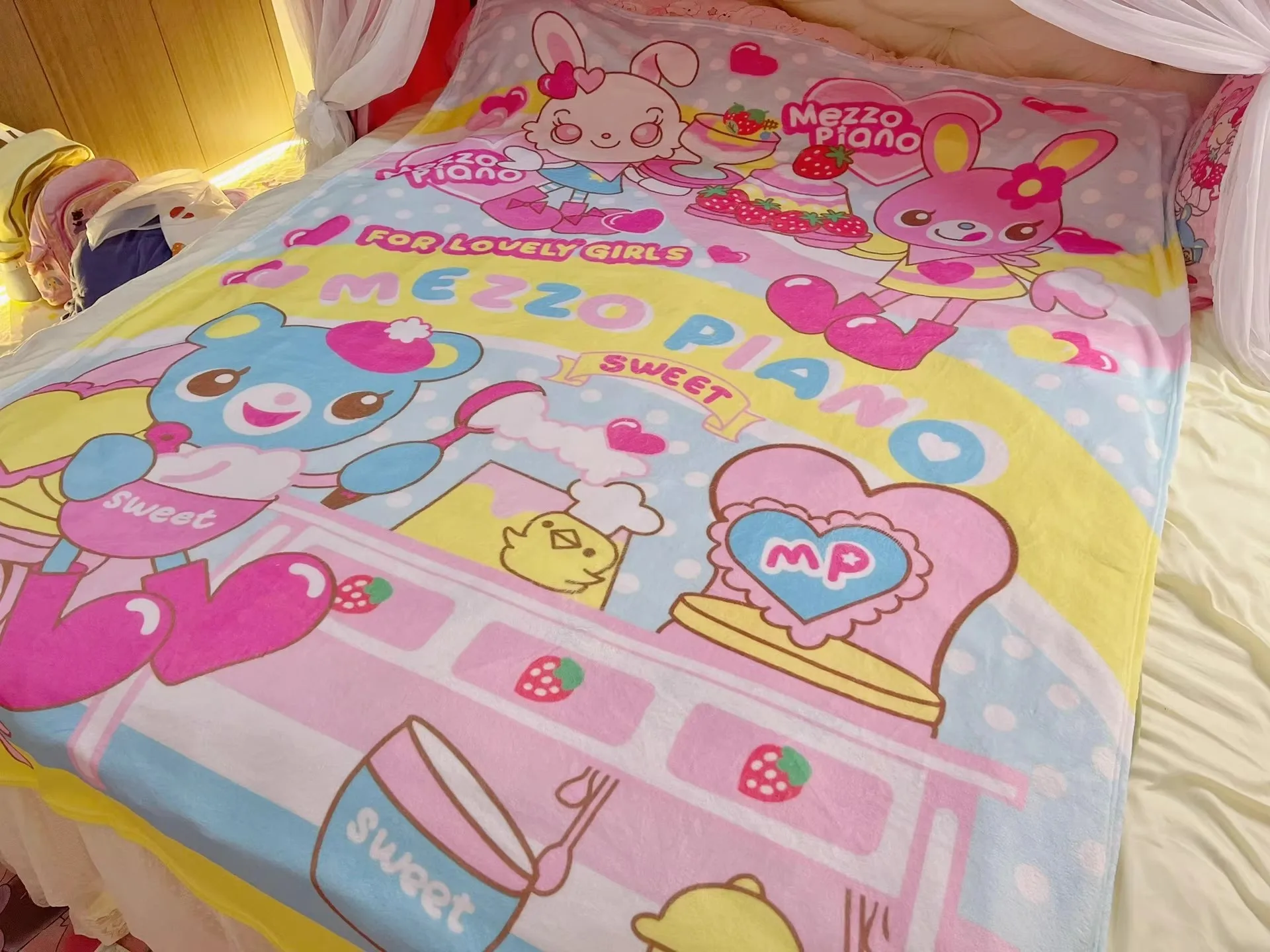 Japanese Mp Soft Thin Plush Blanket Cartoon Strawberry Cake Y2k Aesthetic Sweet Air Conditioning Blanket Bed Sheet Sofa Cushion
