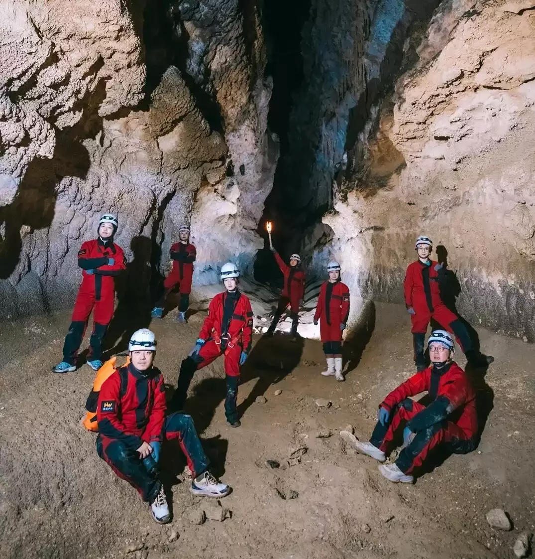 Neutral Caving Coverall Durable Quick Dry Poly Cotton Cave Exploration Suit Red Color