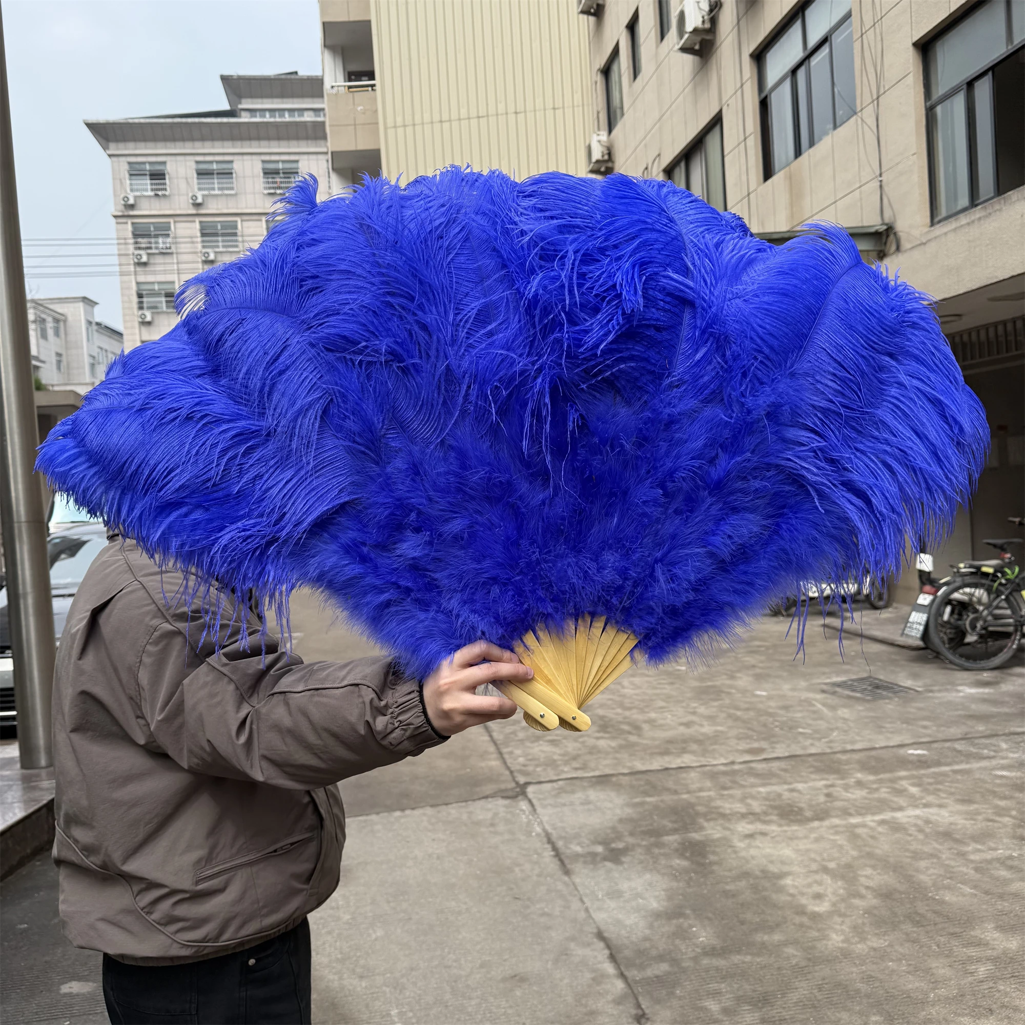 130CM Sapphire blue Ostrich Feather Hand Fan 13 Bone Wedding Carnival Belly Dance Performance Decorative Stage Props Accessories