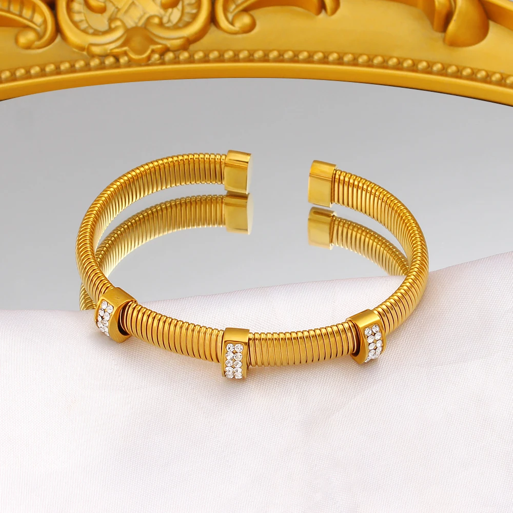 Exclusive Elastic Spiral Stainless Steel Jewelry Set Charm