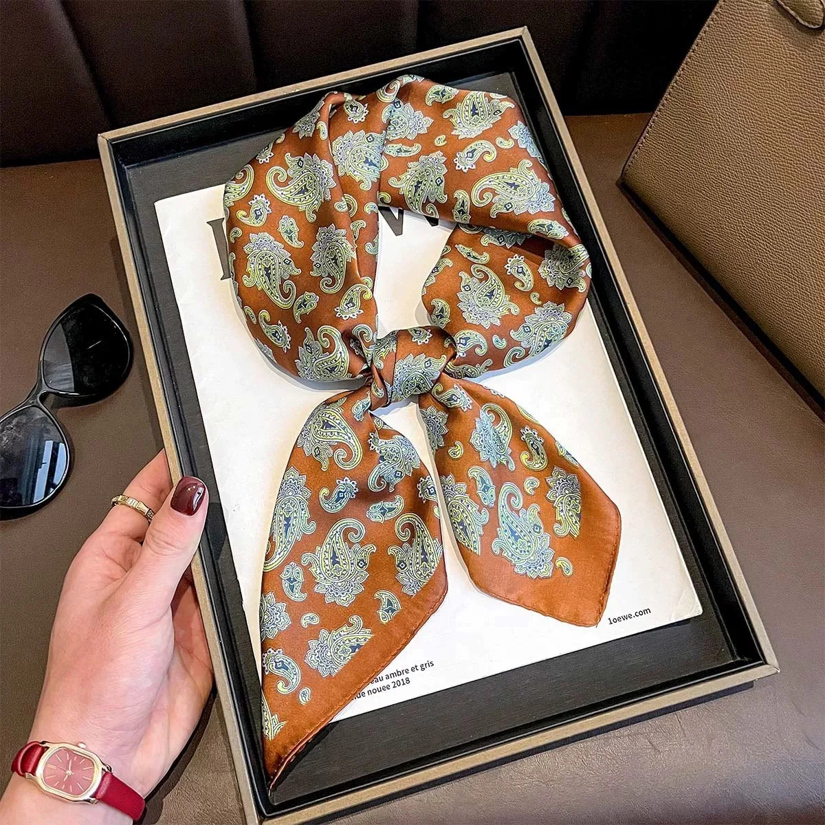 2026 New Retro Print Cashew Scarf Women Simulated Silk Hijab Versatile Neckerchief Satin Shawl Bag Ribbon Headband Wraps Bandana view 2