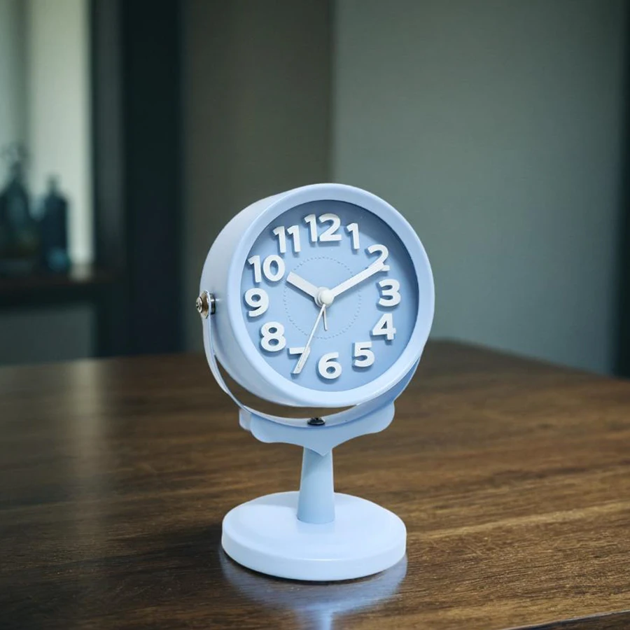 1PC Creative Desktop Rotating Metal Small Alarm Clock, Searchlight style Rotating Clock, Stereoscopic Design, Clear Numbers