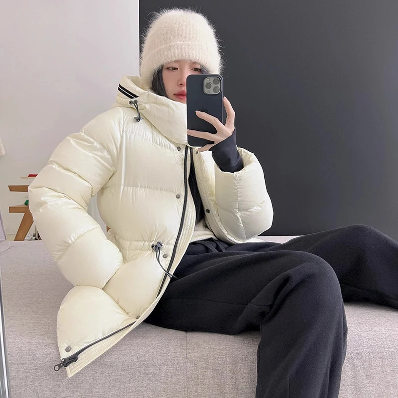 سترة نسائية دافئة بقلنسوة 2025 شتاء جديد 90 أوزة أسفل سترة نسائية عالية الجودة موضة مزاجه المرأة باركر H754