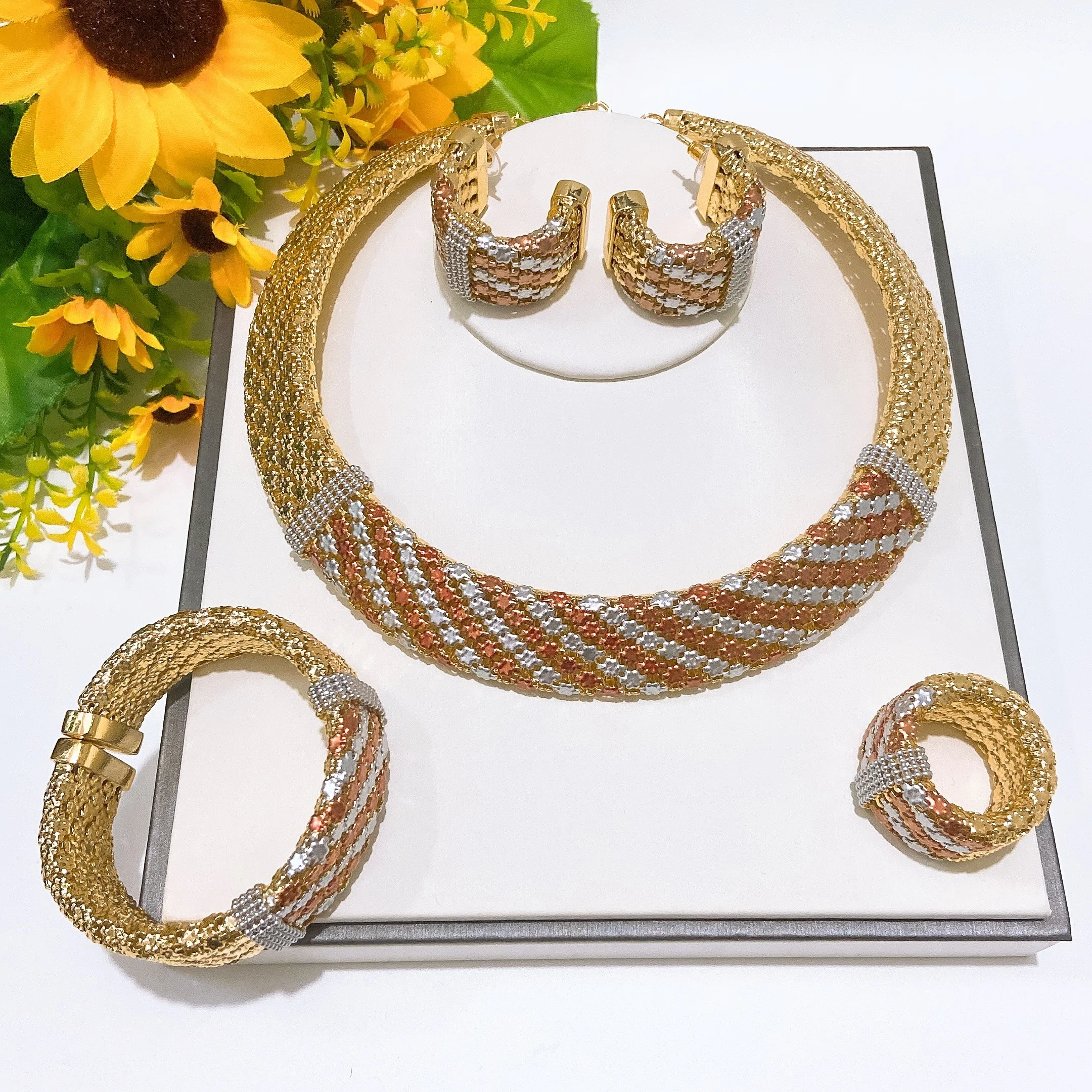 

Роскошный комплект ювелирных изделий из 24-каратного золота с кисточками и стразами, свадебный подарок для женщин