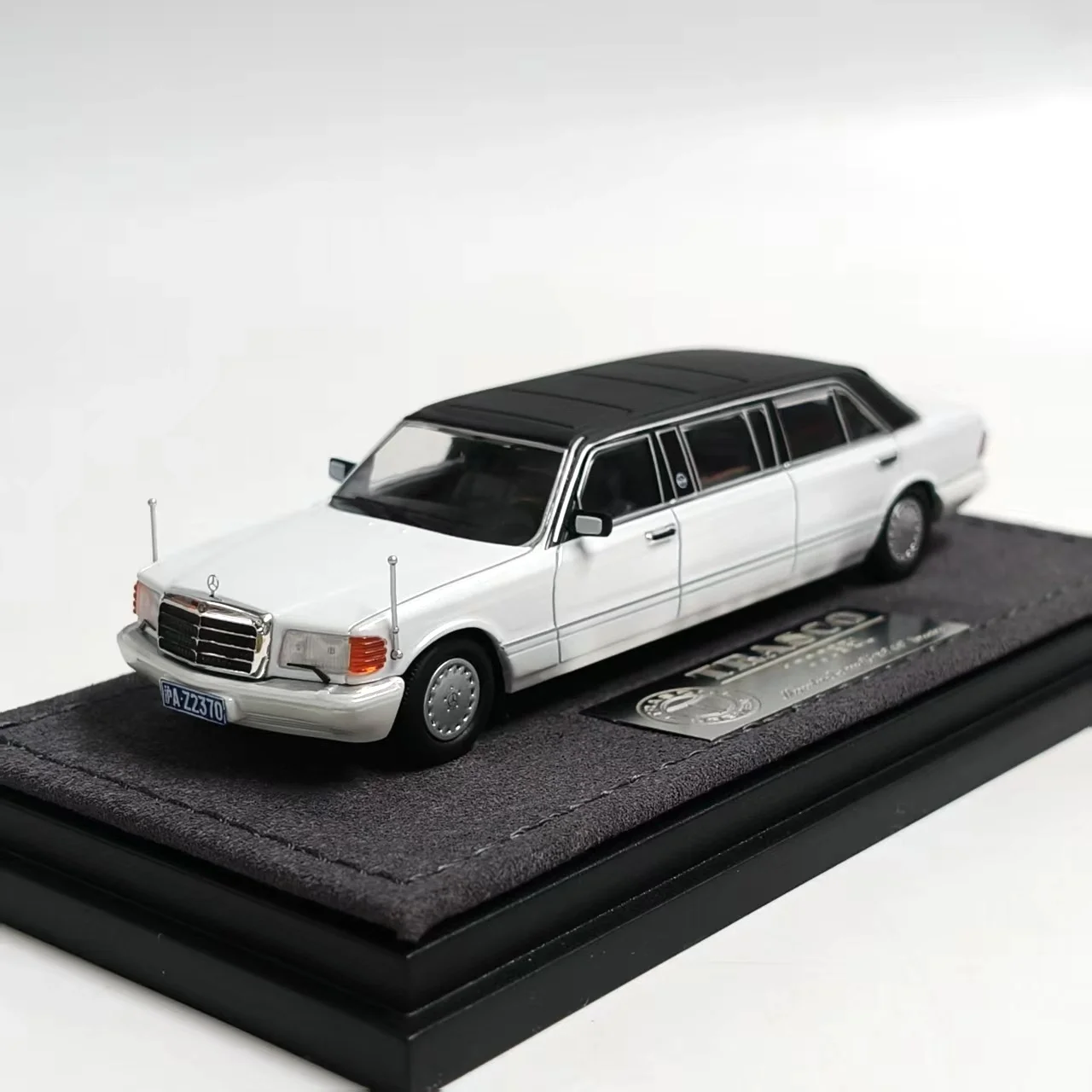 

MoZhishu 1:64 Mercedes-Benz S-Class W126 Stretch Limousine TRASCO 1000SEL Alloy Diecast Model Car Collectible Gift