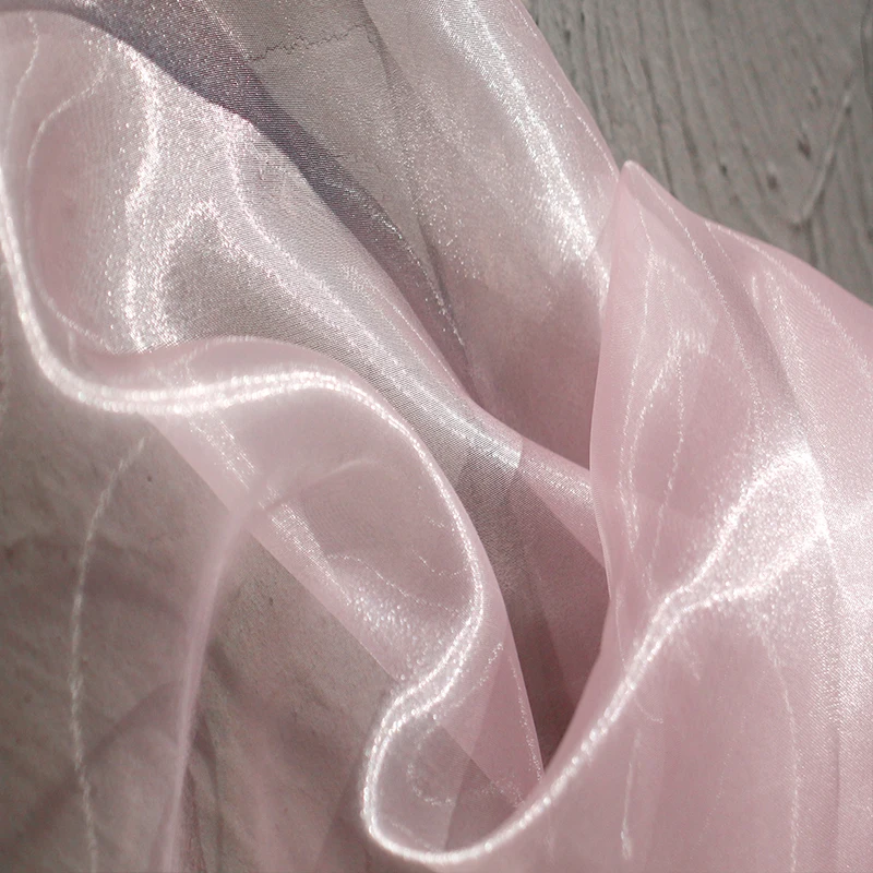 Tessuto da sposa di fascia alta con rete a bagliore d'acqua liquido in tulle di cristallo lucido, tende fai da te, tessuto di design
