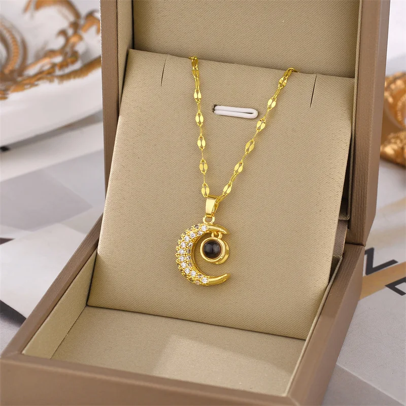 

Full Diamond Moon Projection Titanium Steel Necklace Pendant Women's Clavicle Chain Jewelry