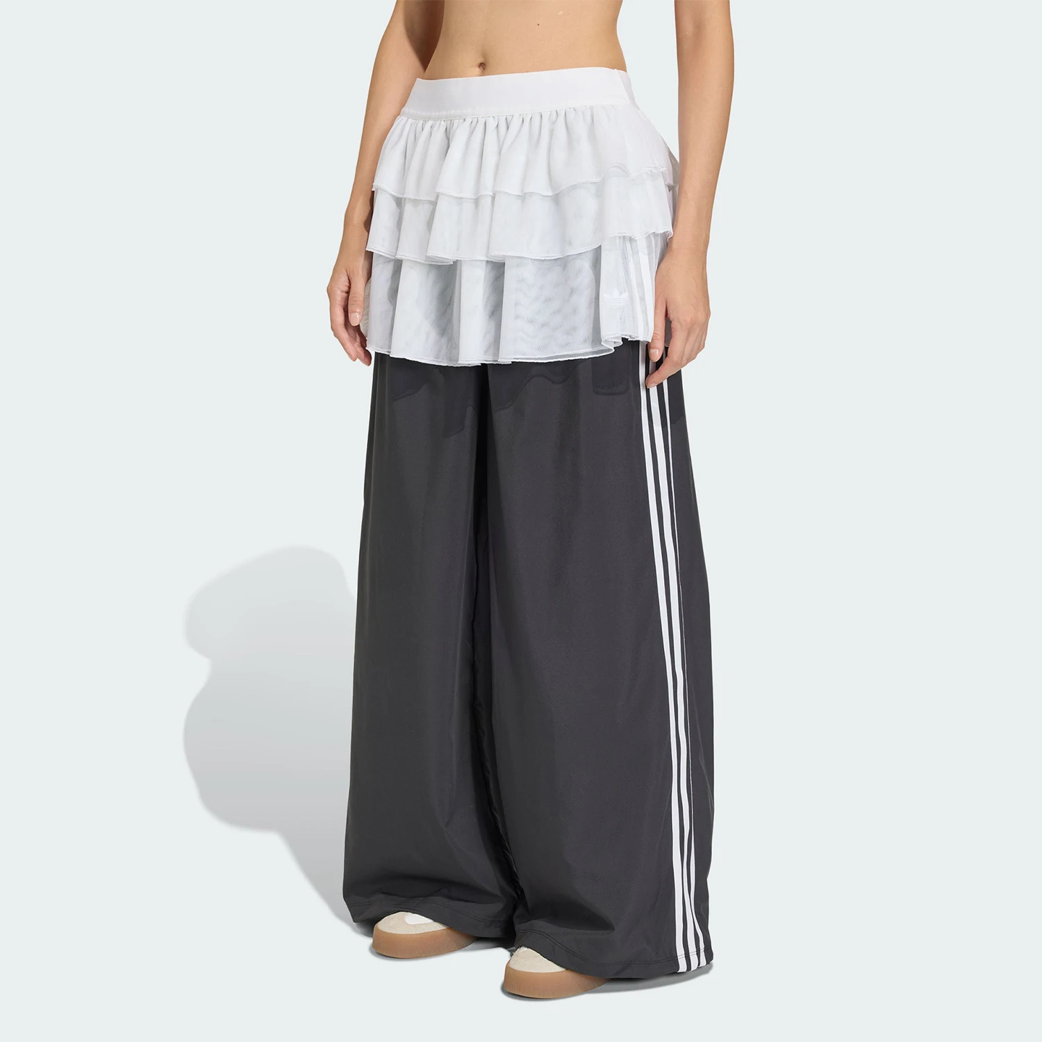 pantalones-deportivos-holgados-en-blanco-y-negro-para-mujer-adidas-genuine-clover-new-ks1431