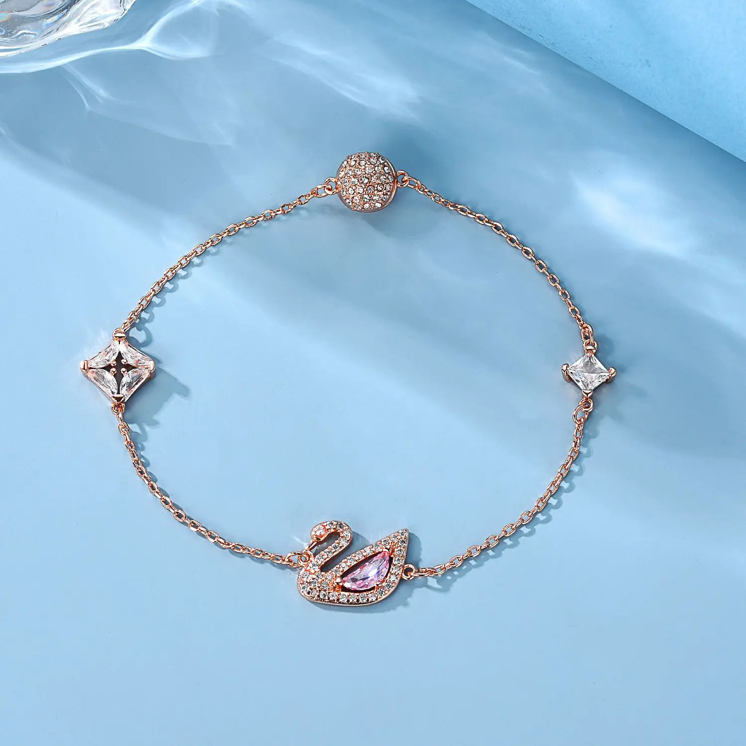 Pulsera de cisne de oro rosa estilo americano europeo cristal rosa diamante joyería de moda romántica para un aspecto elegante diario