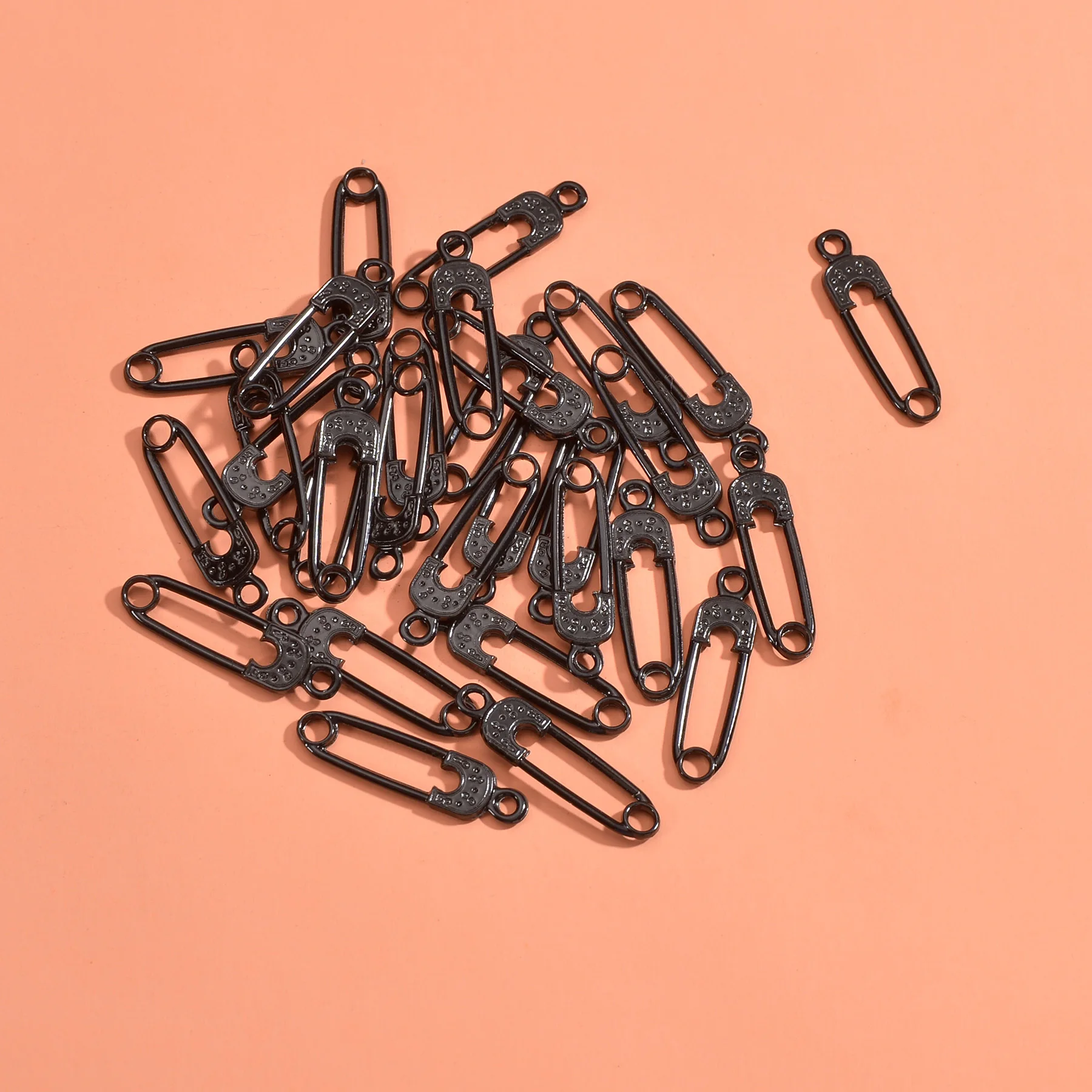 0.8*2.9cm Safety Pins Pendants Punk Studs Paper Clip For Earring Jewelry DIY Making Findings Charms Wholesales