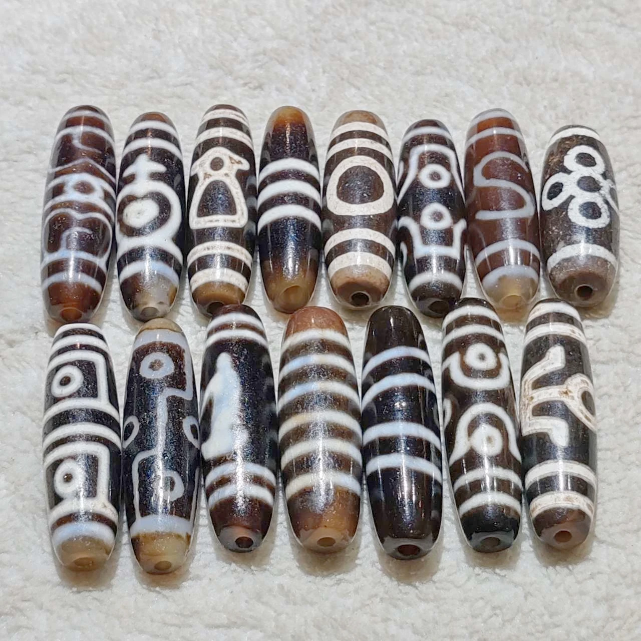 

Tibetan agate Dzi Wealth God Noble 9 Eye Treasure Bottle and other multi totem Heavenly Bead Necklace Pendant DIY Accessories