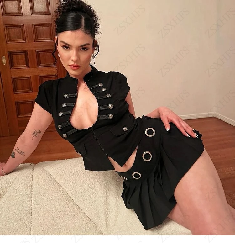 Gothic Cool Stylish Hlack Metal Decorative Hollow Short Sleeved Grunge T-shirt Women Slimming Design Featuring Hollowed Out Tops