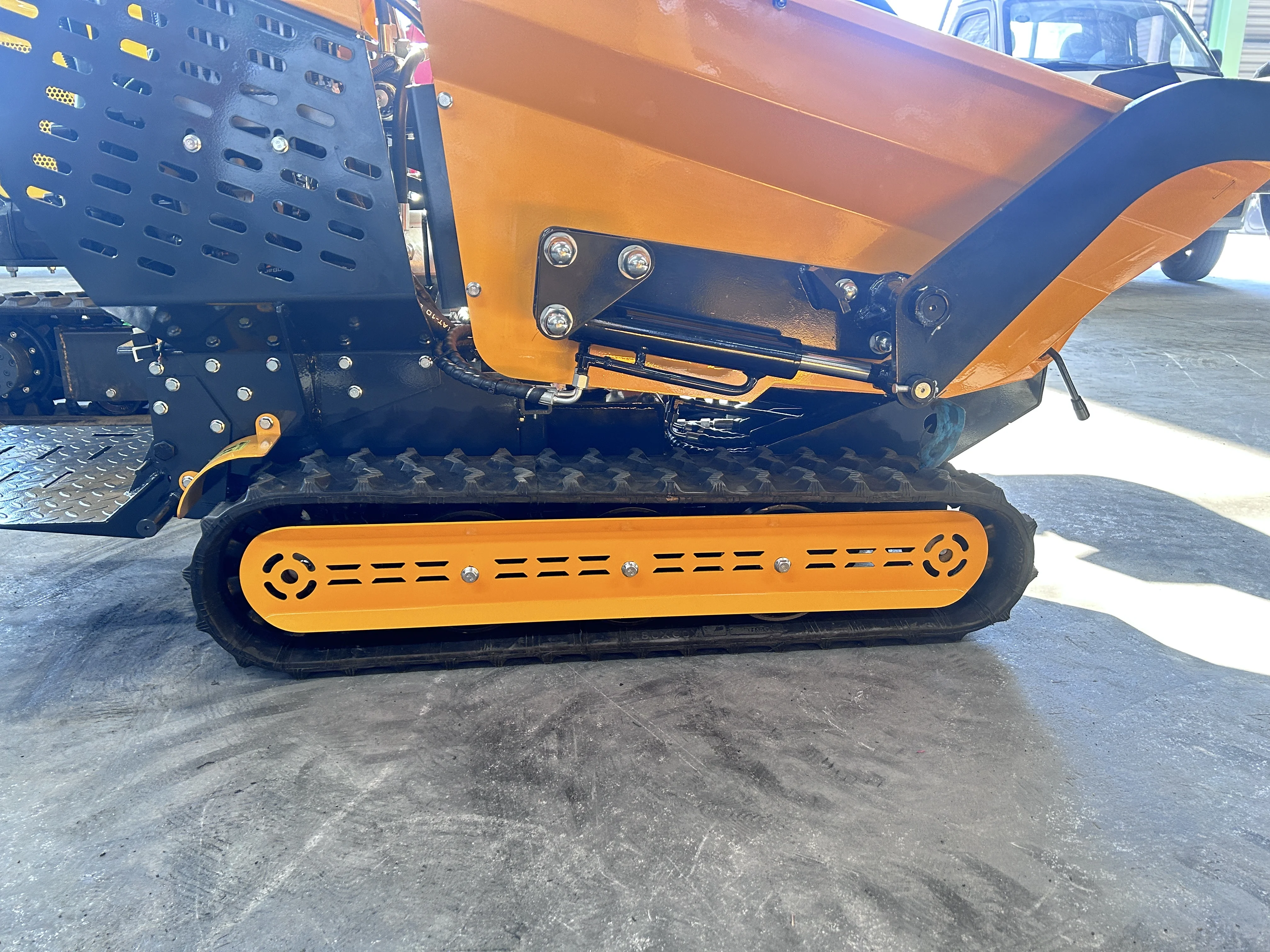 Mini Dump Truck with CE Certificate Earthmoving Machinery Wheeled Dump Truck Hydraulic Dump Truck