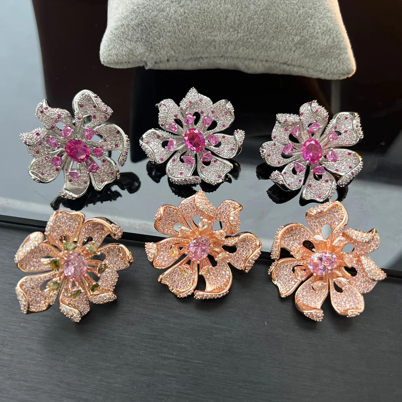 

Three-dimensional Flower Red Garnet Zircon Earring and Ring Set