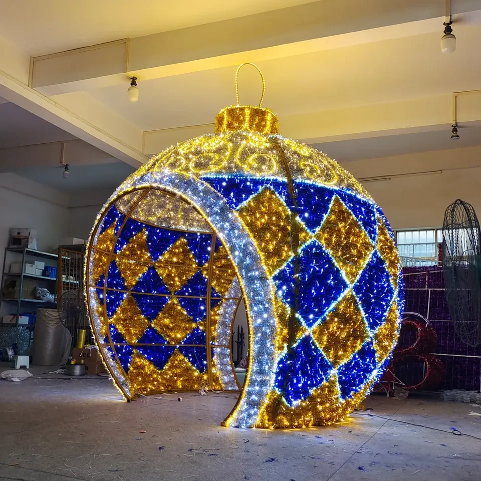 so-outdoor commercial christmas decoration giant big christmas balls & tree ornaments with lighting can be customized！