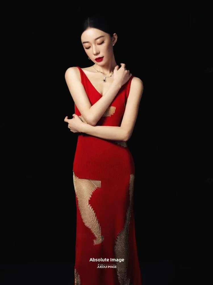 

Red Chinese Style Portrait Photography Costume Artistic Emotion Studio New Arrival Elegant Atmosphere