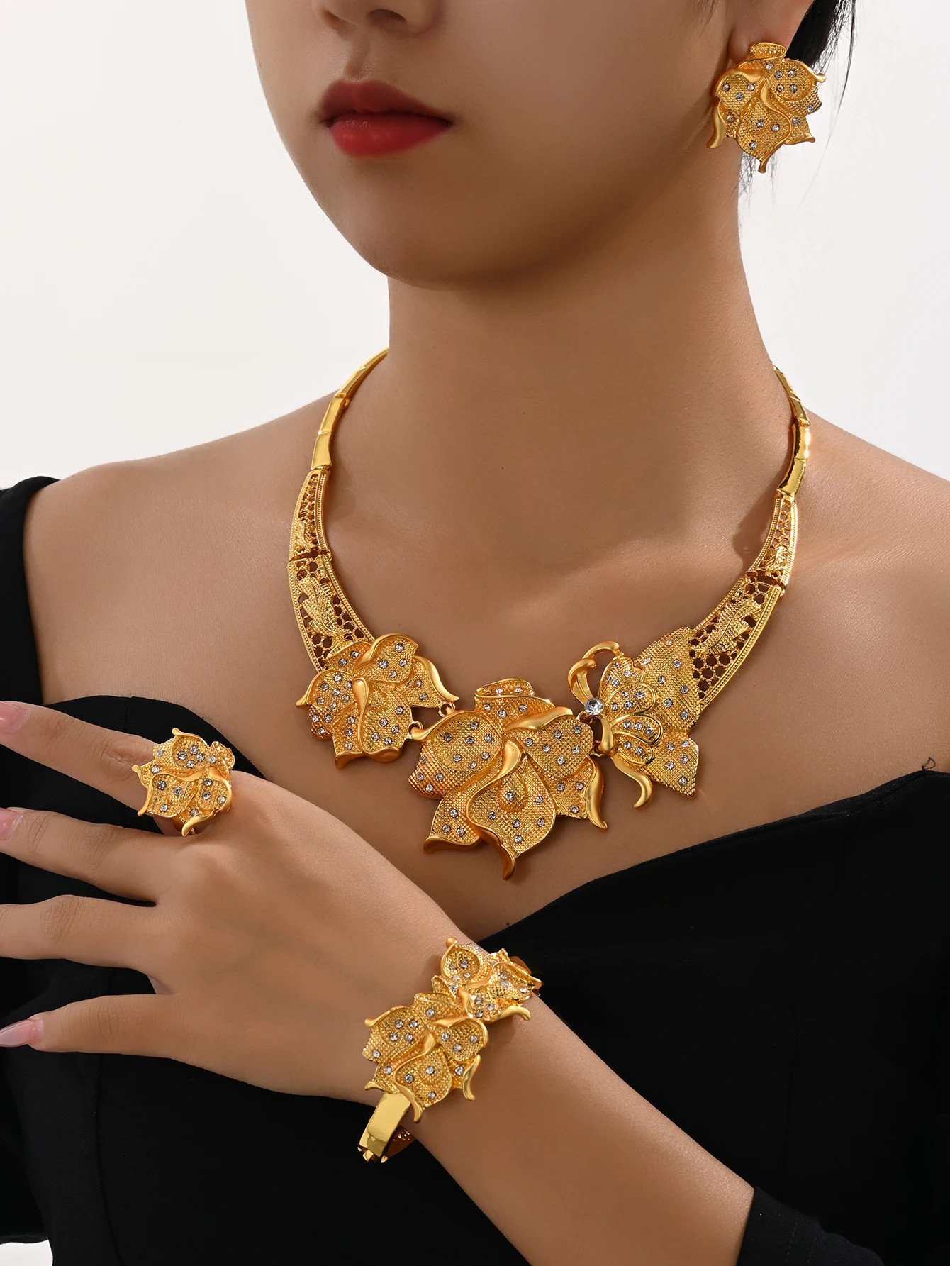 

Dubai Jewelry Sets Flower Necklace Bracelet Earrings Ring Charm Bridal for Women Wedding Accessories