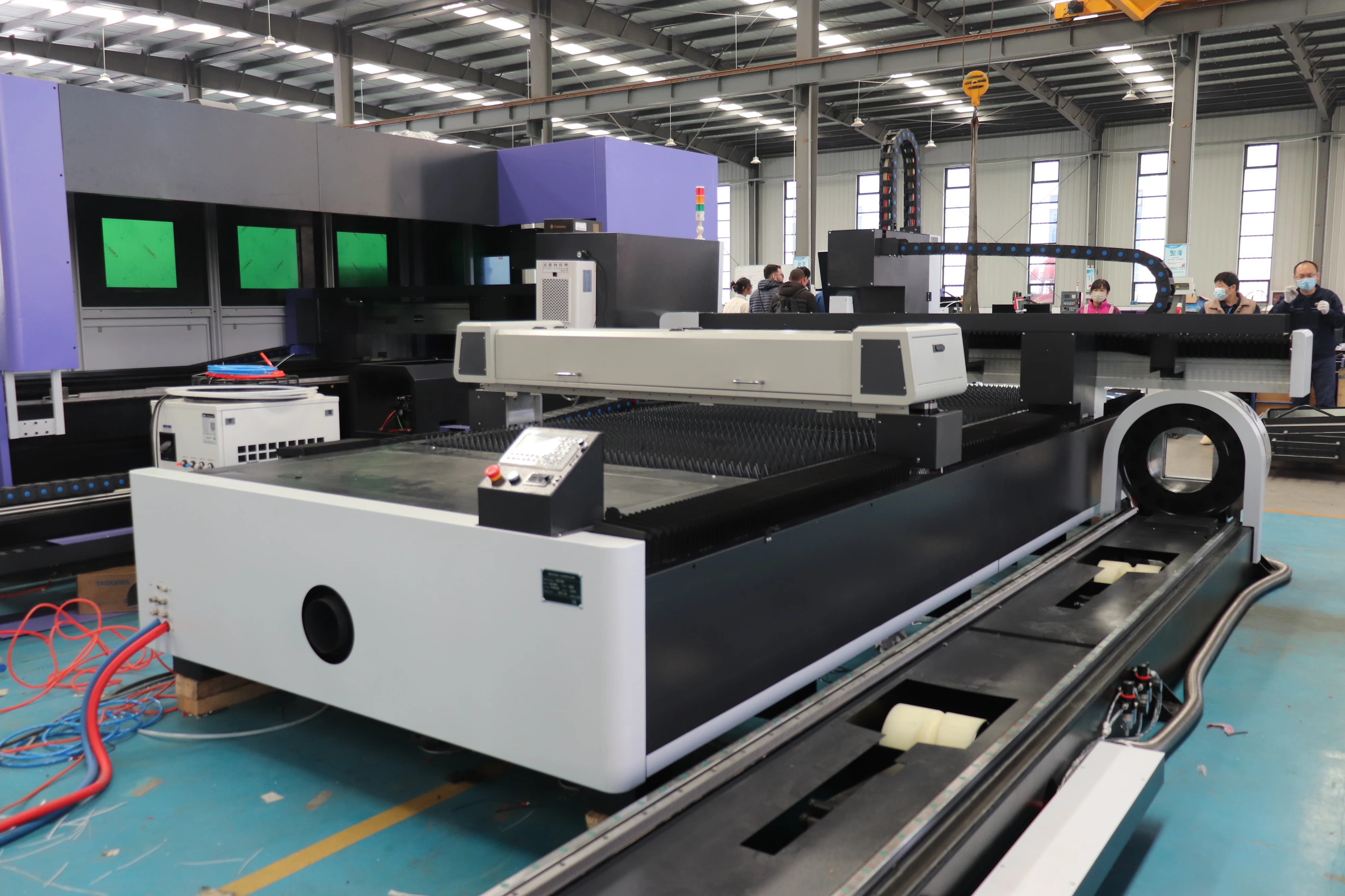 섬유 레이저 절단기 1000W 2000W 3000W 6000W 금속 절단기 레이저 기계 강철 및 금속 튜브 레이저 절단기