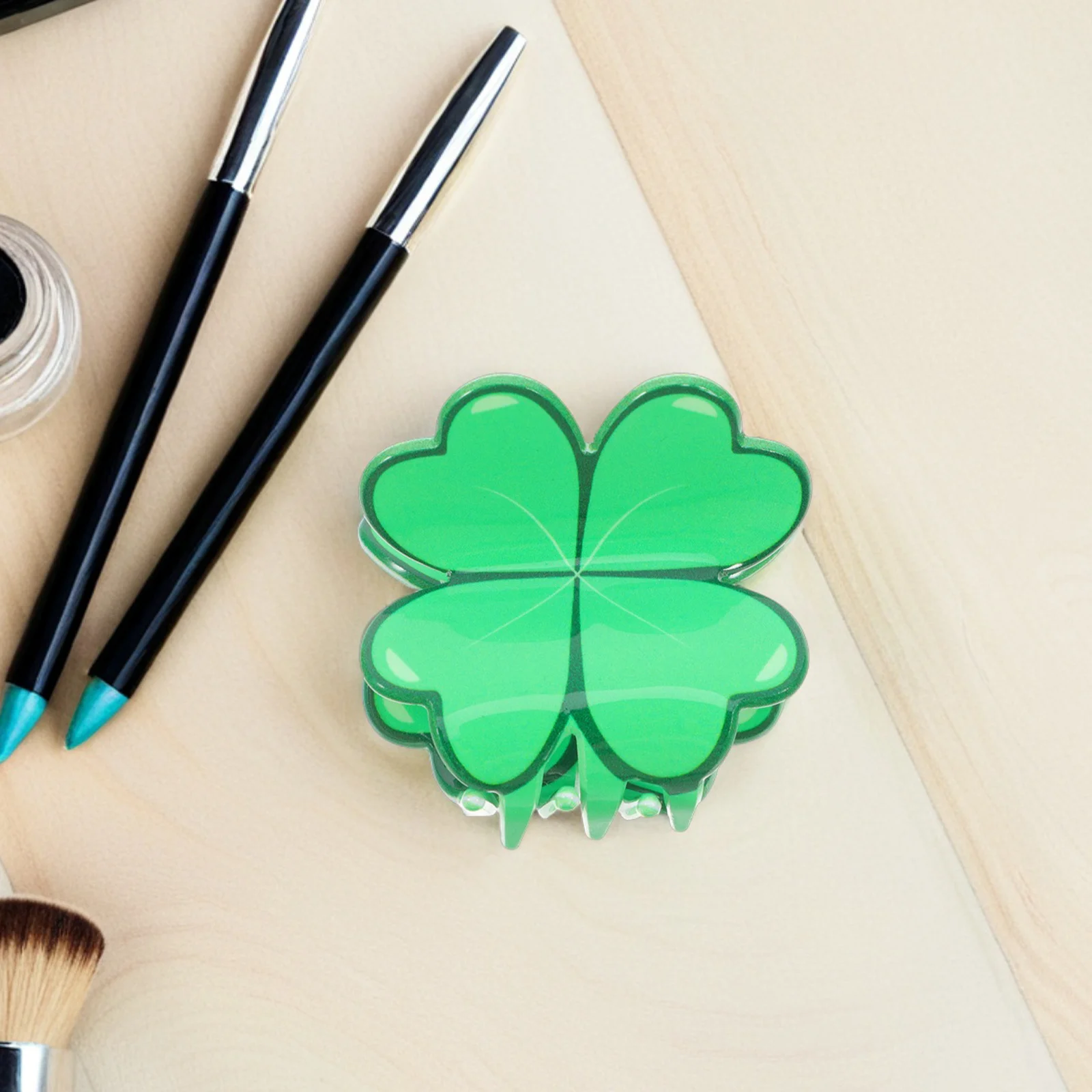

Saint Patricks Day Hair Clip Shamrock Acrylic Cute Hair Accessory Party Favor Irish Festival Clip for Women Girls