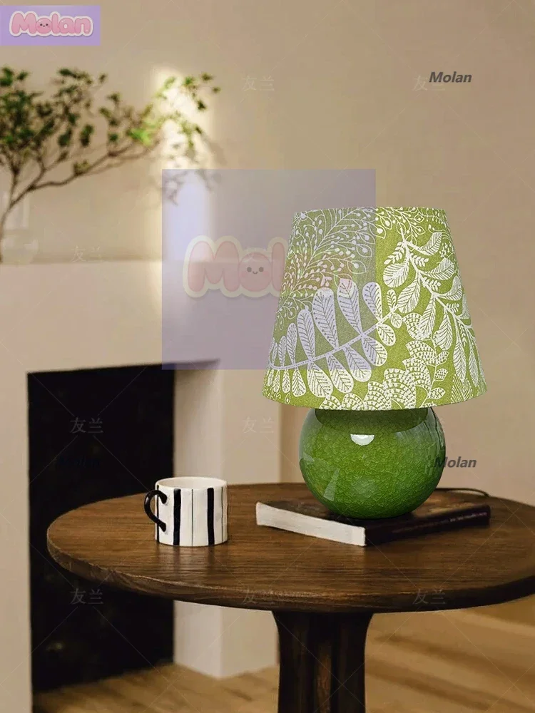 

American retro European master bedroom bedside lamp bedroom green ceramic designer creative home decoration table lamp ornament